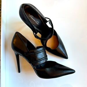 Kenneth Cole, sexy black heel